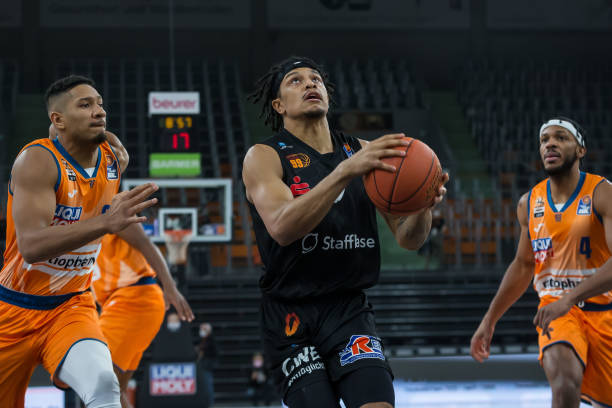 他在近7场 他在近7场