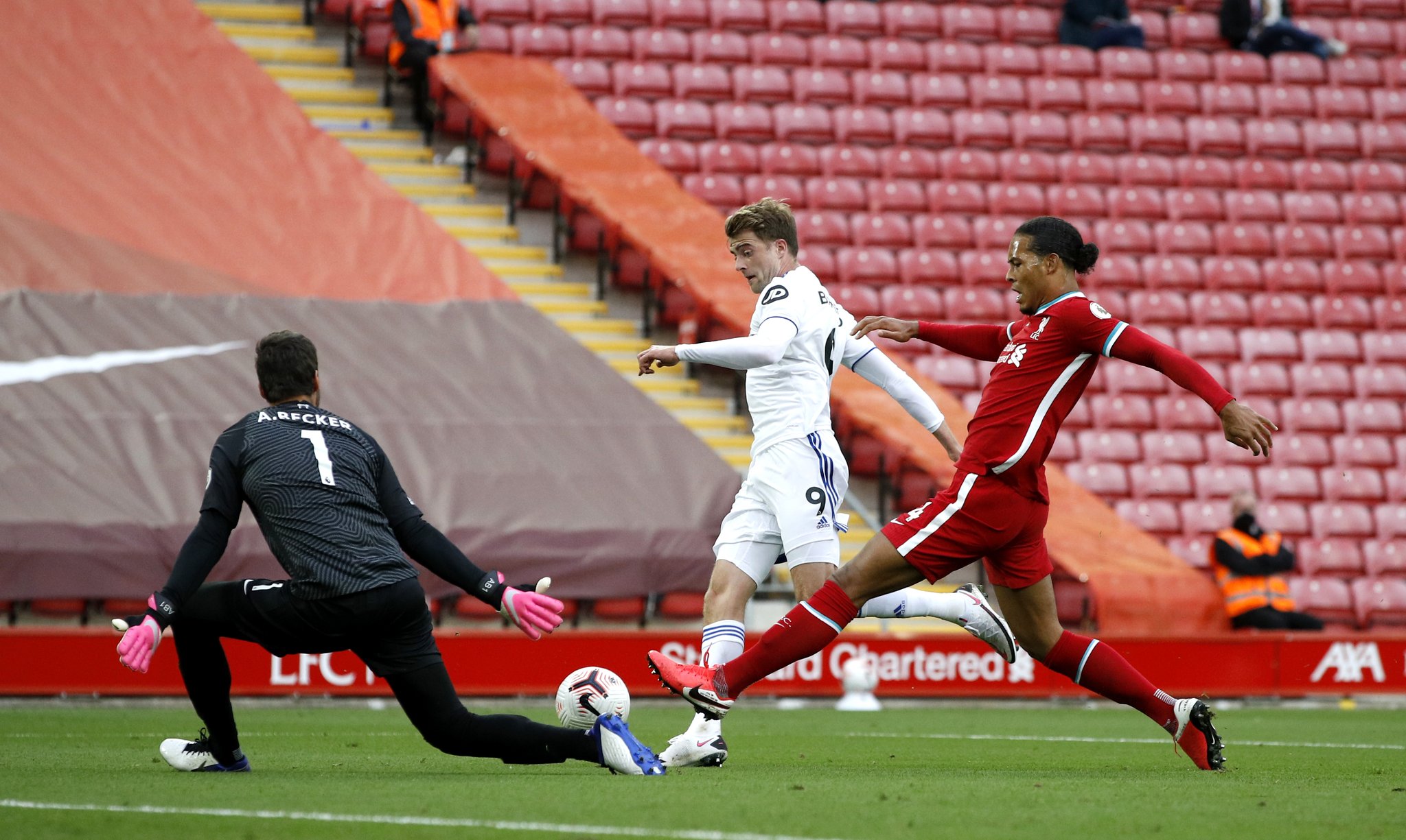 焦点战中 焦点战中